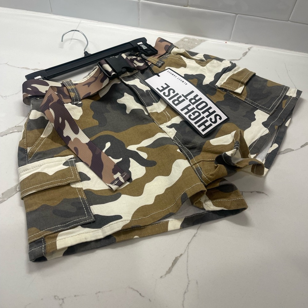 Forever 21 Almost Famous Camouflage Cargo Shorts